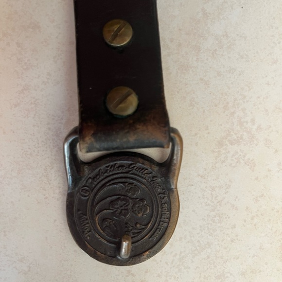 Woman’s leathers belt , it is 35”  the color is black - Picture 4 of 4